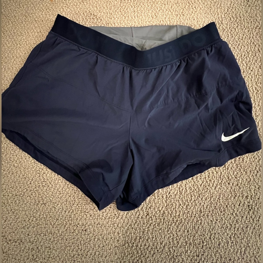 ✨✨ Nike Running Shorts — Size M ✨✨